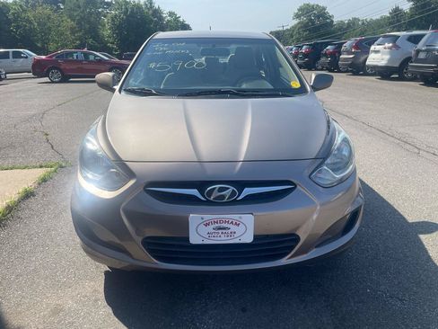 Used 2012 Hyundai Accent GLS FWD image 2
