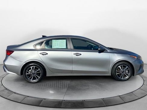 Used 2024 Kia Forte LXS image 6