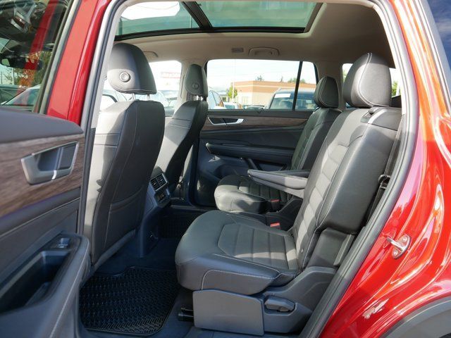 Certified 2025 Volkswagen Atlas SEL AWD/4WD image 17