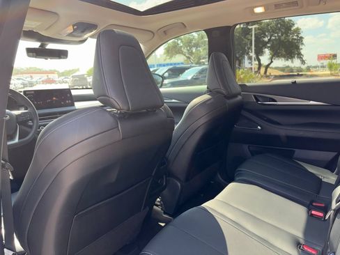 Used 2024 INFINITI QX60 Luxe w/ Vision Package FWD image 25
