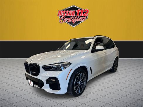 Used 2023 BMW X5 xDrive40i w/ M Sport Package AWD/4WD image 2