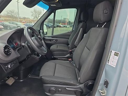Used 2023 Mercedes-Benz Sprinter 2500 image 6