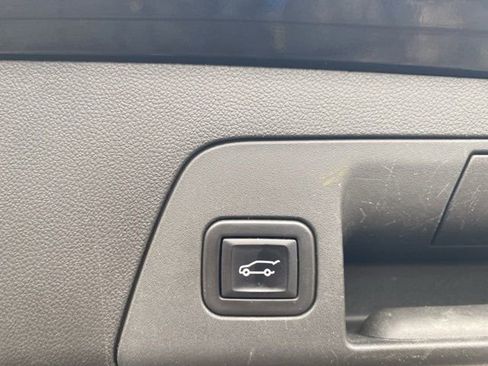 Used 2022 Buick Envision Essence w/ Sport Touring Package image 13