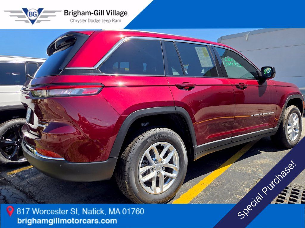 Used 2025 Jeep Grand Cherokee Laredo X w/ Luxury Tech Group I AWD/4WD image 9