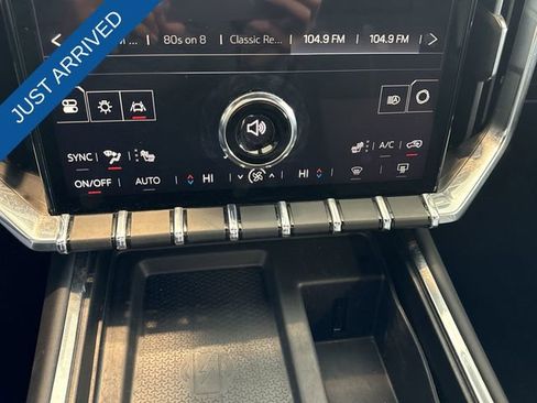 Used 2025 GMC Acadia Elevation image 16