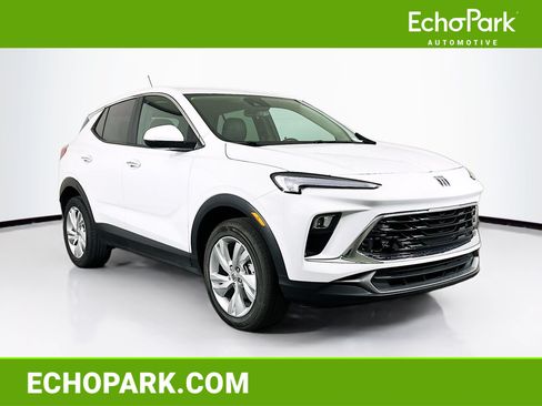 Used 2025 Buick Encore GX Preferred AWD/4WD image 1