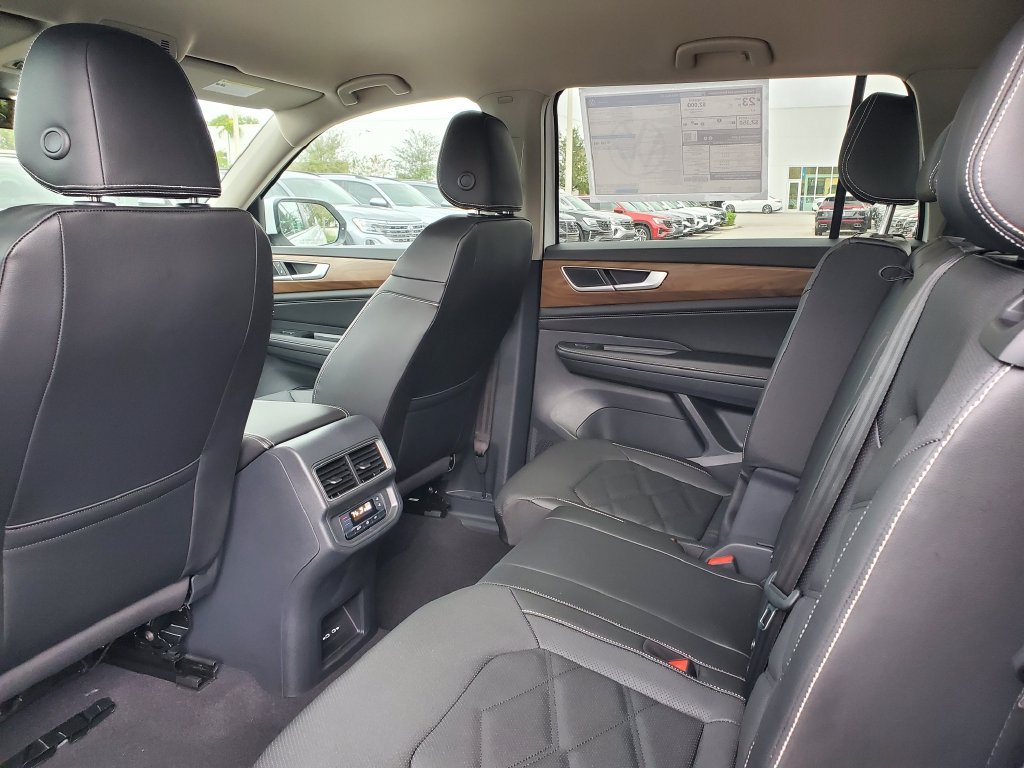 New 2026 Volkswagen Atlas SE FWD image 6