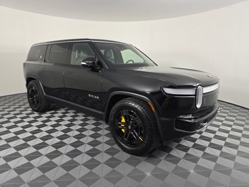 Used 2023 Rivian R1S Adventure image 7