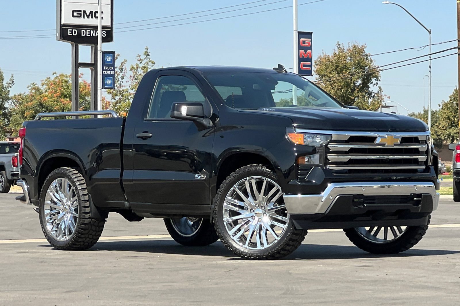 Used 2025 Chevrolet Silverado 1500 W/T w/ WT Safety Package AWD/4WD image 2