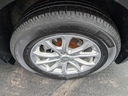 Used 2018 Chevrolet Equinox LT w/ LPO, Floor Liner Package image 9