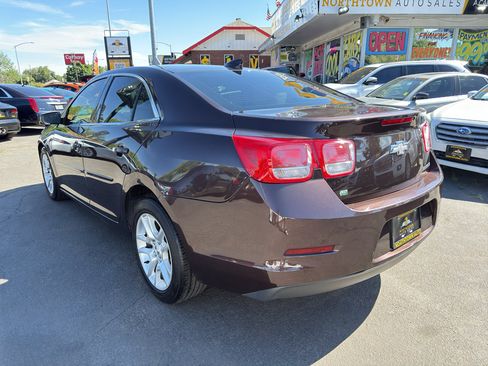 Used 2015 Chevrolet Malibu LT w/ Power Convenience Package FWD image 5