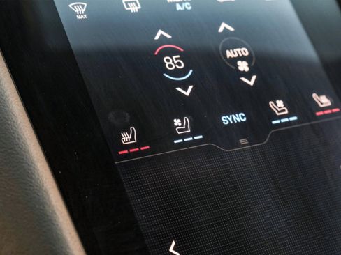 Used 2021 Porsche Taycan image 21