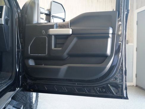 Used 2019 Ford F250 Lariat w/ Lariat Ultimate Package AWD/4WD image 34