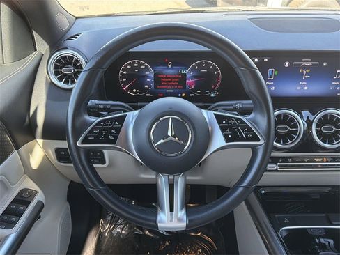 Used 2025 Mercedes-Benz GLA 250 image 7