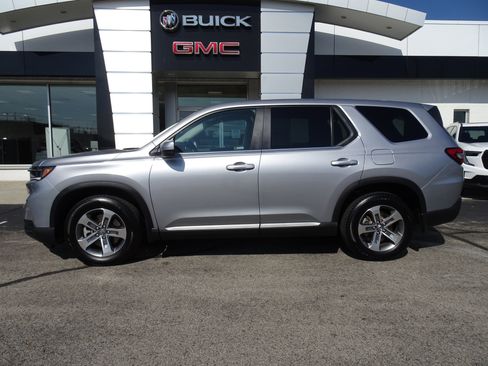 Used 2025 Honda Pilot EX-L image 2