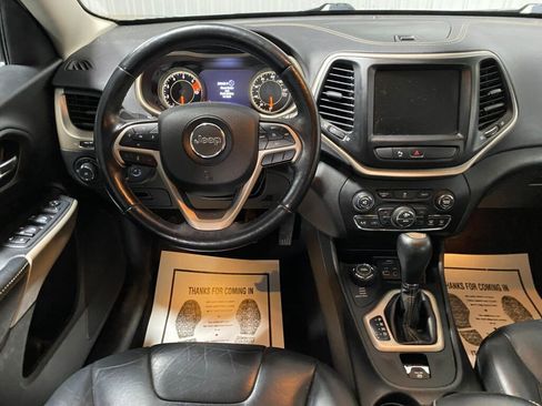 Used 2018 Jeep Cherokee Limited image 8