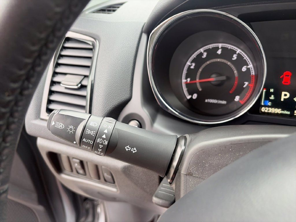 Used 2025 Mitsubishi Outlander Sport SE AWD/4WD image 31