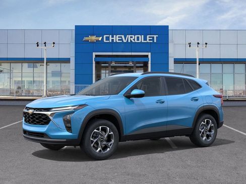 New 2026 Chevrolet Trax LT image 2