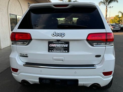 Used 2018 Jeep Grand Cherokee Overland AWD/4WD image 5