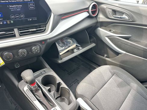 Certified 2024 Chevrolet Trax RS w/ Driver Confidence Package FWD image 31