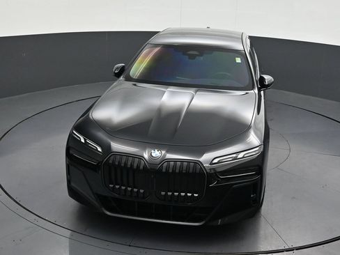 Used 2025 BMW 740i xDrive AWD/4WD image 23