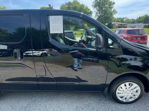 Used 2020 Nissan NV200 S FWD image 11