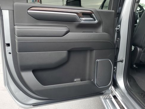 Used 2024 GMC Sierra 2500 SLT w/ SLT Premium Package image 13