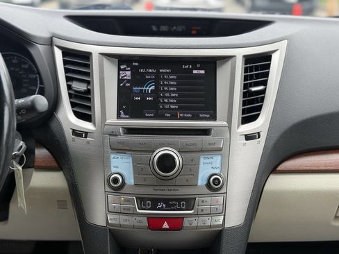 Used 2014 Subaru Outback 2.5i Limited image 20