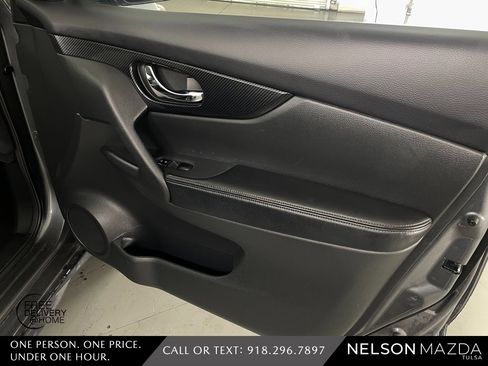Used 2019 Nissan Rogue SL image 42