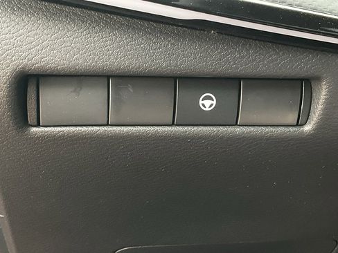 New 2025 Nissan Kicks SR image 24