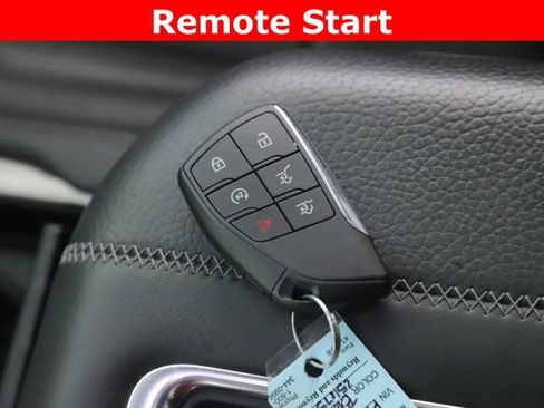 Used 2023 GMC Yukon Denali image 3