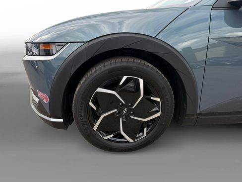 Certified 2024 Hyundai Ioniq 5 SEL image 9