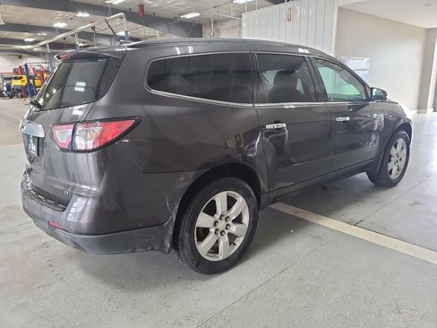 Used 2017 Chevrolet Traverse LT w/ Style and Technology Package FWD image 5