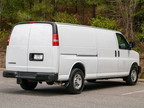 Used 2019 Chevrolet Express 3500 Extended w/ Driver Convenience Package RWD image 6