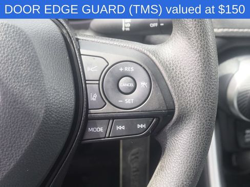 Used 2023 Toyota RAV4 LE AWD/4WD image 5