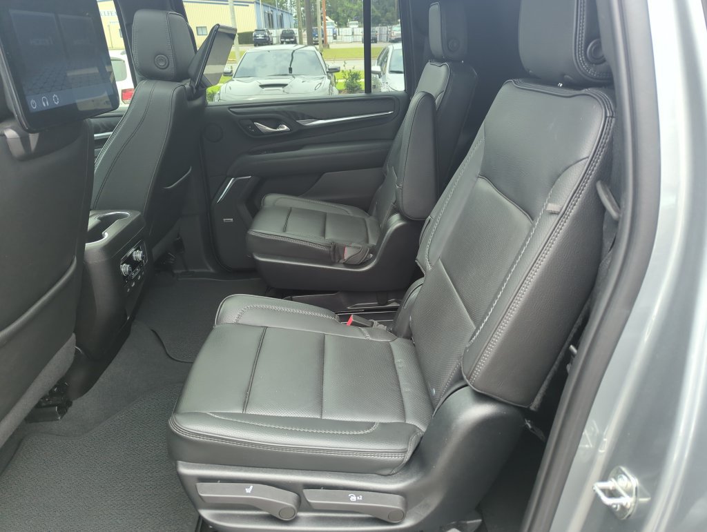 Used 2023 GMC Yukon XL Denali AWD/4WD image 28