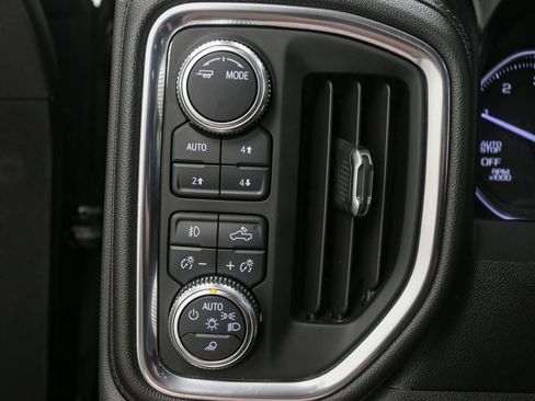 Used 2021 GMC Sierra 1500 SLT w/ SLT Premium Plus Package AWD/4WD image 44