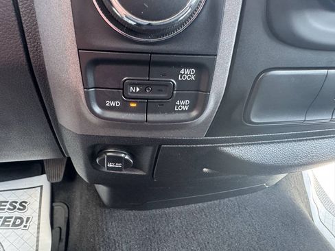 Used 2018 RAM 1500 Express AWD/4WD image 31