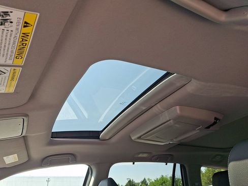 Used 2022 Honda Pilot Elite image 14
