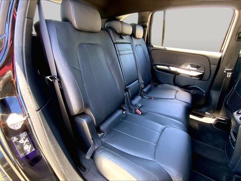 Used 2023 Mercedes-Benz GLB 250 image 19