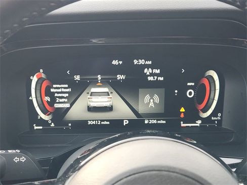 Used 2024 Nissan Pathfinder Platinum image 16