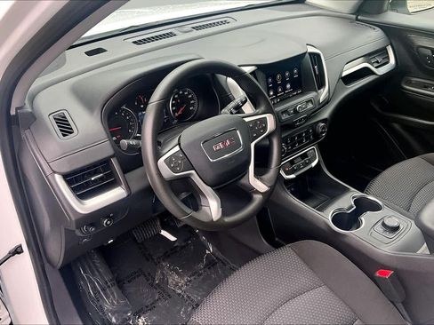 Used 2024 GMC Terrain SLE AWD/4WD image 17