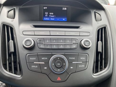 Used 2015 Ford Focus SE w/ Reverse Sensing Package FWD image 26