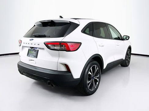 Used 2022 Ford Escape SE w/ SE Sport Appearance Package image 9