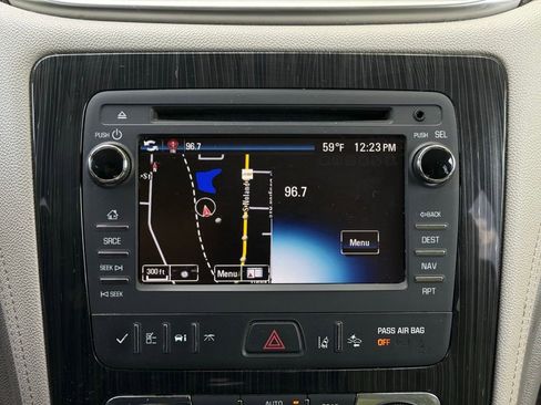 Used 2015 Chevrolet Traverse LTZ FWD image 22