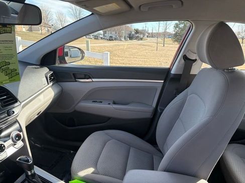 Used 2019 Hyundai Elantra SEL image 13