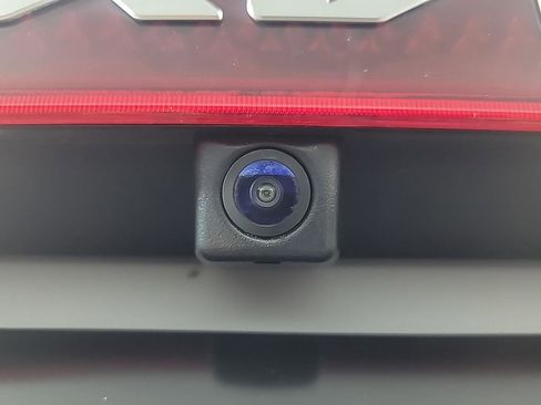 Used 2024 Kia Carnival EX image 7