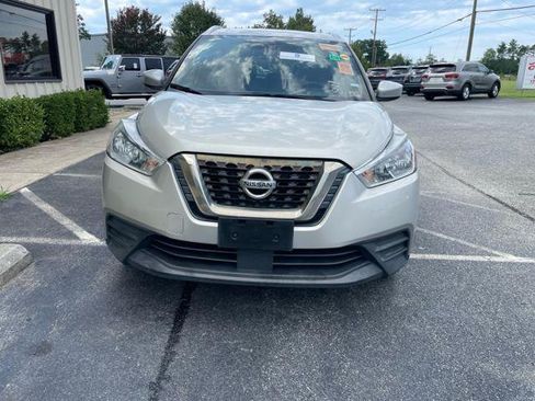 Used 2020 Nissan Kicks SV FWD image 3