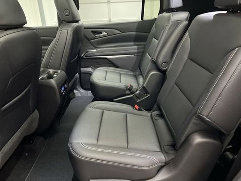 New 2026 Chevrolet Traverse LT w/ Sun and Wheel Package FWD image 26