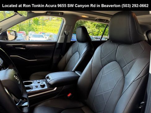 Used 2025 Toyota Highlander Platinum AWD/4WD image 15